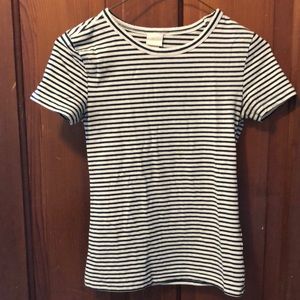 Short sleeve t-shirt, white and blue striped